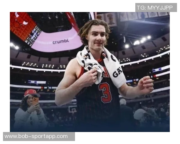 克尼佩尔称赞三球小桥无私打球共同合作让比赛更加轻松愉快