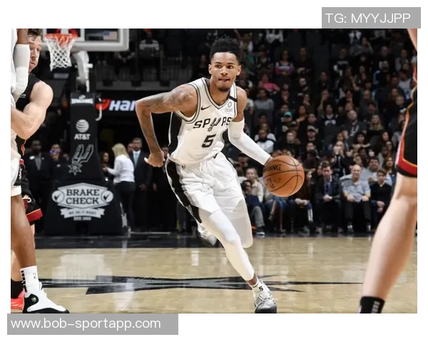 穆雷主动承担责任认为末节失误是球队失利的关键因素 穆雷主动承担责任认为末节失误是球队失利的关键因素