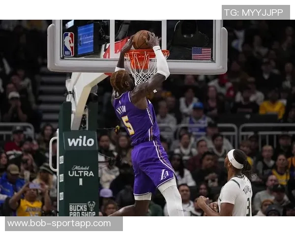 湖人训练热身艾顿与克内克特折返跑展现拼搏精神与团队默契 湖人训练热身艾顿与克内克特折返跑展现拼搏精神与团队默契