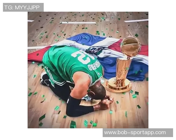 库明加在防守端的出色表现让哈登得分困难他的影响力超越了个人得分 库明加在防守端的出色表现让哈登得分困难他的影响力超越了个人得分