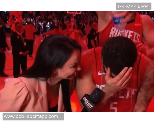 狄龙表现起伏外线不佳11投5中拿下12分4助攻3抢断三分球命中率低迷 狄龙表现起伏外线不佳11投5中拿下12分4助攻3抢断三分球命中率低迷