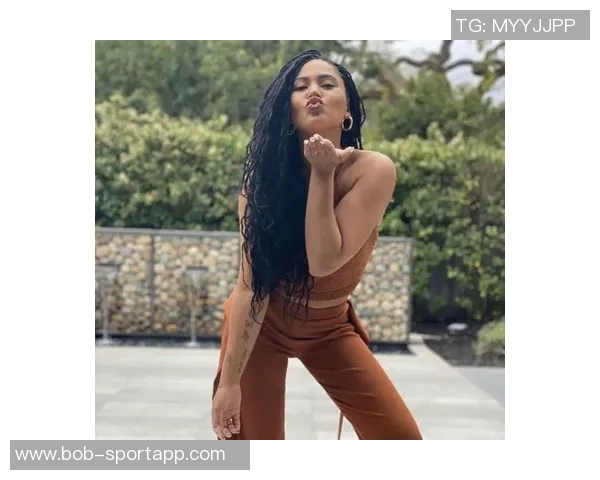 夸梅：库嫂应珍惜库里真爱而非追求外在不满